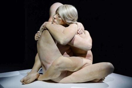 Embrace. Marc-Sijan. Esculturas hiperrealistas. Musée Maillol de París | hyperrealisme8 marc sijan embrace1