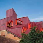 Edificio rojo. Ismail Solehudin | ismail solehudin roomdiseno