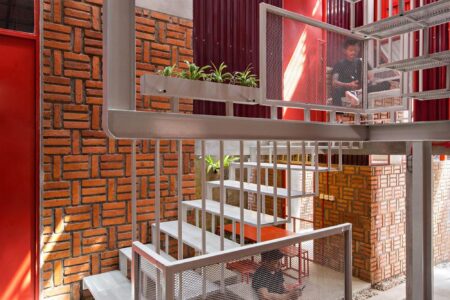 Edificio rojo. Ismail Solehudin | ismail solehudin roomdiseno11