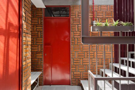Edificio rojo. Ismail Solehudin | ismail solehudin roomdiseno18