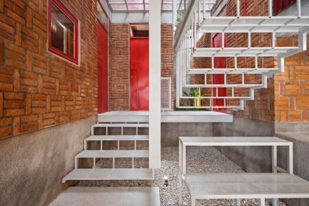 Edificio rojo. Ismail Solehudin | ismail solehudin roomdiseno8