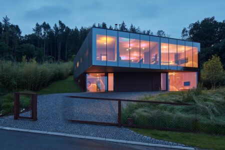 Lazy House. La casa con grandes ventanales de petrjanda/brainwork en Zlín | lazy house1