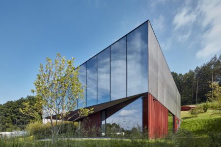 Lazy House. La casa con grandes ventanales de petrjanda/brainwork en Zlín | lazy house10