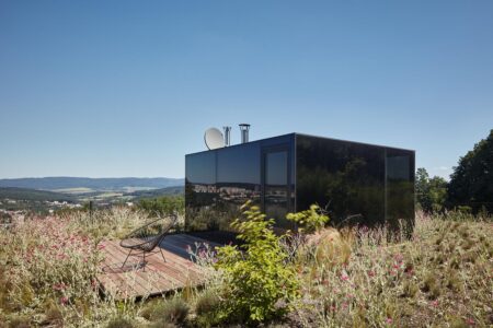 Lazy House. La casa con grandes ventanales de petrjanda/brainwork en Zlín | lazy house21