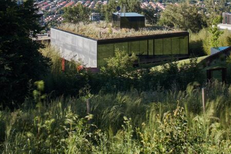 Lazy House. La casa con grandes ventanales de petrjanda/brainwork en Zlín | lazy house29