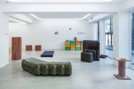 Max Lamb. Tajimi Custom Tiles. Muebles con azulejos | max lamb roomdiseno5