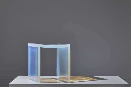 Opan Bent Stool. Objects of Common Interest. Diseño experimental | objects of common interest opal bent stool lauren coleman 1