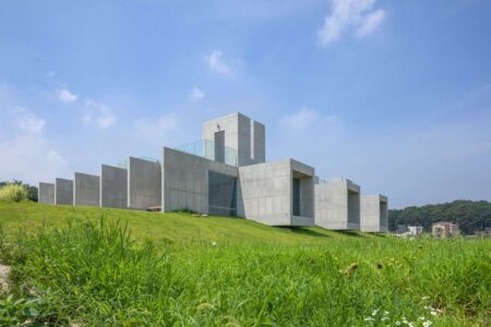 Campo de arroz. arquitectura brutalista. bloques de hormigón. non space. on architects | on architecture10