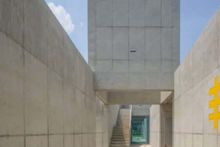 Campo de arroz. arquitectura brutalista. bloques de hormigón. non space. on architects | on architecture3