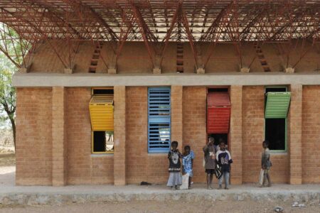Ampliación de la Escuela Primaria de Gando. Diébédo Francis Kéré. Premio Pritzker 2022 | portada_1__erik jan_ouwerkerk