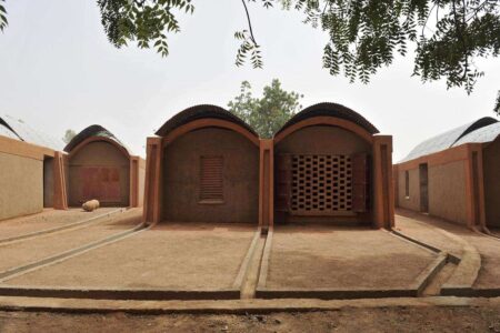 Vivienda para profesores en Gando. Diébédo Francis Kéré. Premio Pritzker 2022 | portada_5__erik jan_ouwerkerk