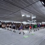 Fluid Form. Prada S/S 2024. Slime transparente. OMA | prada spring summer 2024 amo roomdiseno1