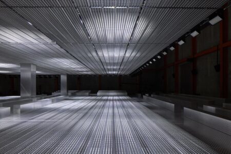 Fluid Form. Prada S/S 2024. Slime transparente. OMA | uncroppped 10