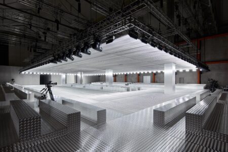 Fluid Form. Prada S/S 2024. Slime transparente. OMA | uncroppped 5