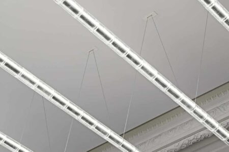 Flos. Hermanos Bouroullec | ronan_erwan_bouroullec_bourse_c_lustre_vestibule_01_creditphoto_studio_bouroullec
