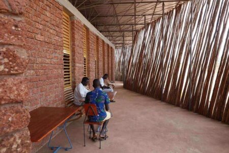 Escuela Secundaria Lycee Schorg. Diébédo Francis Kéré. Premio Pritzker 2022 | schorge_school_fka_3139