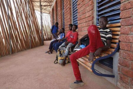 Escuela Secundaria Lycee Schorg. Diébédo Francis Kéré. Premio Pritzker 2022 | schorge_school_fka_3164