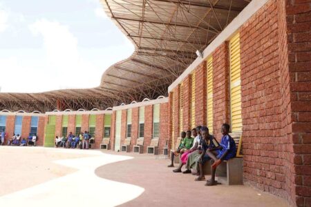Escuela Secundaria Lycee Schorg. Diébédo Francis Kéré. Premio Pritzker 2022 | schorge_school_fka_3226