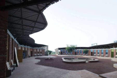 Escuela Secundaria Lycee Schorg. Diébédo Francis Kéré. Premio Pritzker 2022 | schorge_school_fka_3706