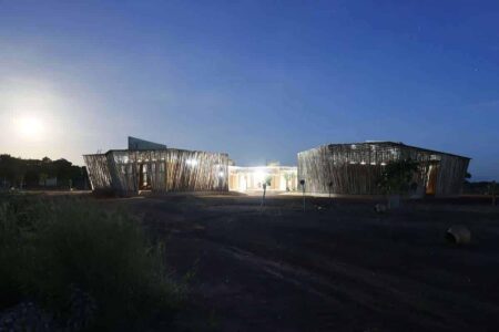 Escuela Secundaria Lycee Schorg. Diébédo Francis Kéré. Premio Pritzker 2022 | schorge_school_fka_3829