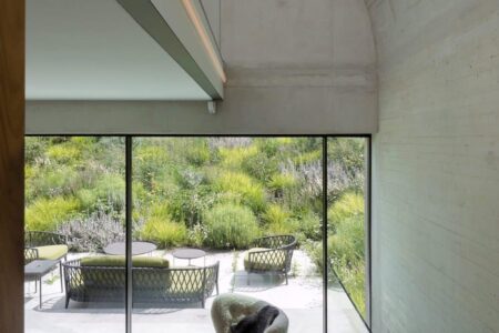 Casa enterrada en Eindhoven. WillemsenU | willemsenu10