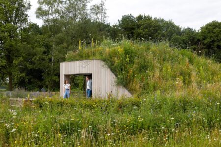 Casa enterrada en Eindhoven. WillemsenU | willemsenu11
