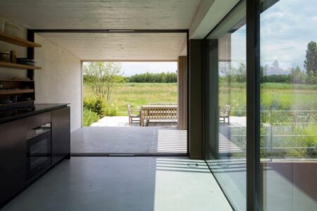 Casa enterrada en Eindhoven. WillemsenU | willemsenu19