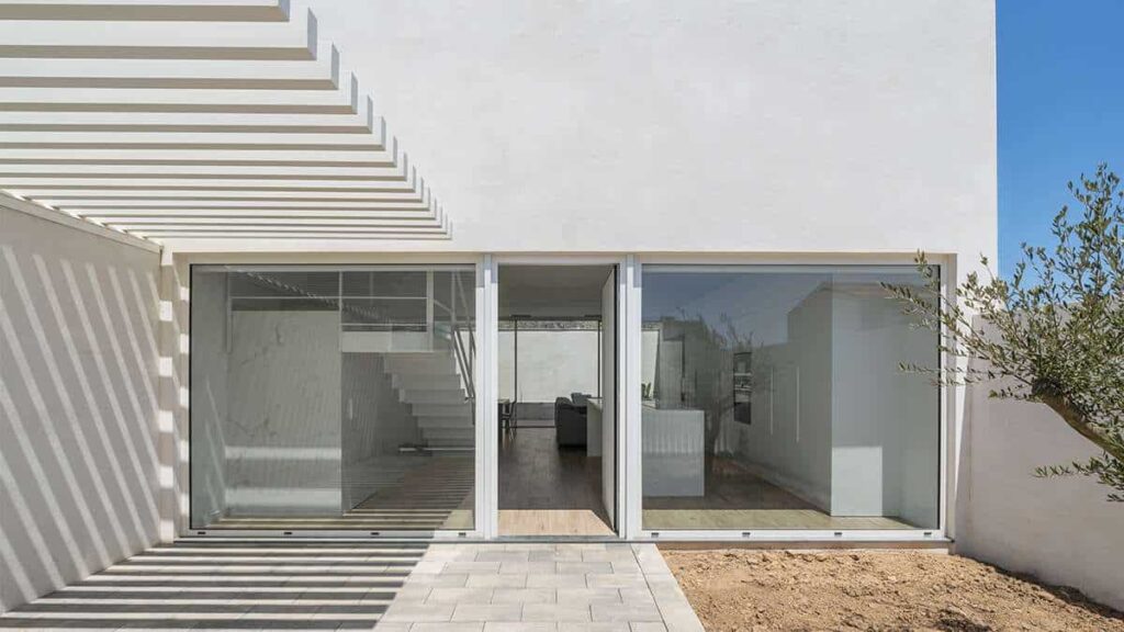 Reyes House