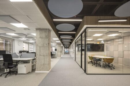 Destudio-spin-master-offices-15-corridor-and-meeting-room-b82b5554-3