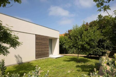 House in Ílhavo. Casa urbana rodeada de campos de cultivo | 20210130 m2senos arquitectos casa em ilhavo 019 073d27db