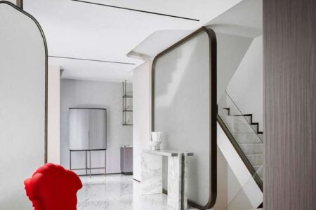 1F-A-view-from-the-entry-hall-to-the-staircase-and-the-pantry