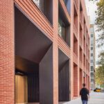 Edificio de oficinas en Joan Miró. Renovación de un edificio de oficinas
