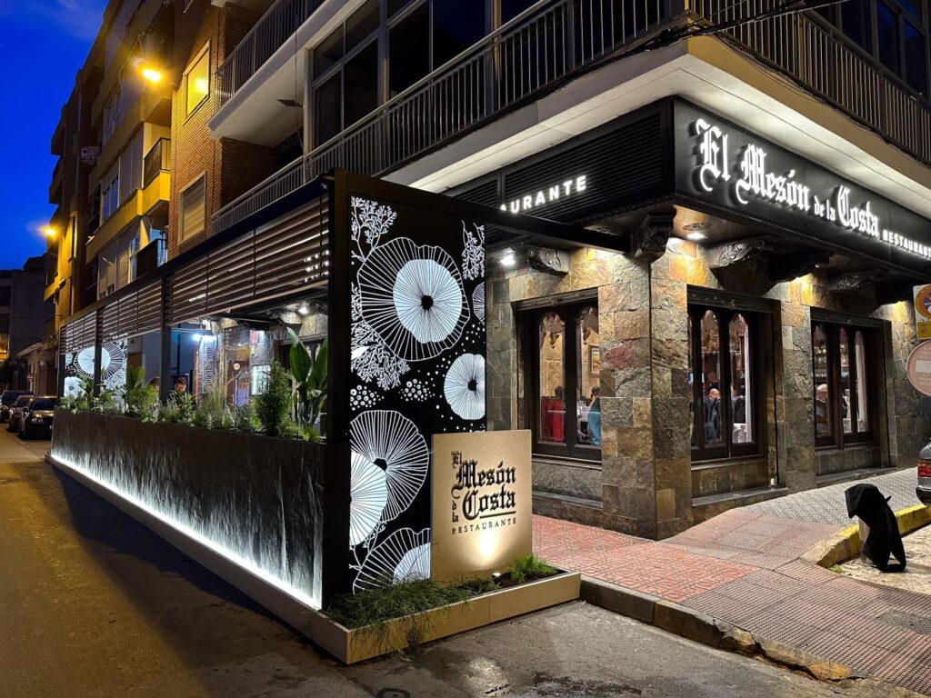 diseño de terraza para restaurante Meson de la Costa realizado por Ideade Creativos (20).min-223951bd