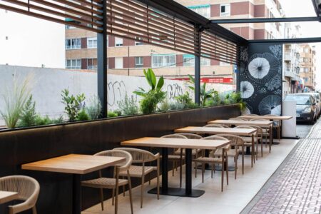diseño de terraza para restaurante Meson de la Costa realizado por Ideade Creativos (3)-ce5c68e7