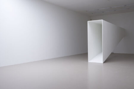 Ne voulais prendre ni forme, ni chair, ni matière. Vista instalación AC Villeurbanne. Daniel Steegmann Mangrané. Foto: © Teresa Estrada