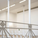 -’— –‘- Vista instalación en Fundació Tàpies. 2018. Daniel Steegmann Mangrané. Foto: © Roberto Ruiz