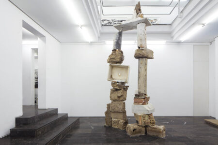Dolmen, Parsifal. Jorge Peris. Seleccionado Premios ROOM. Categoría: Premio Arte