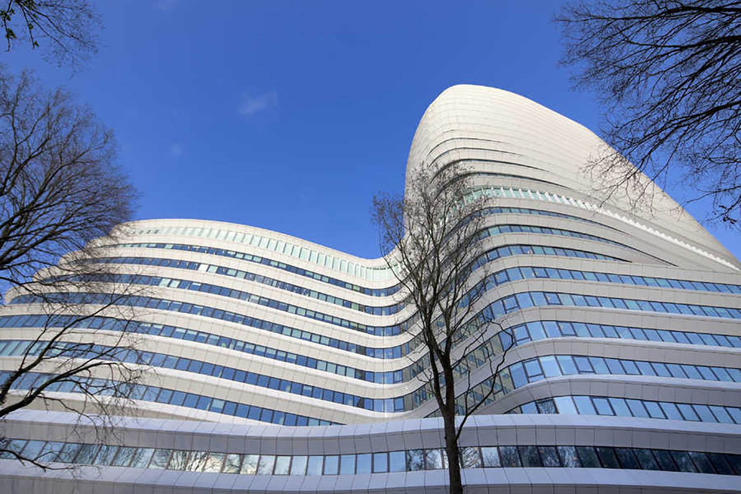 Education Executive Agency & Tax Offices. Groningen, Países Bajos. UNSTudio