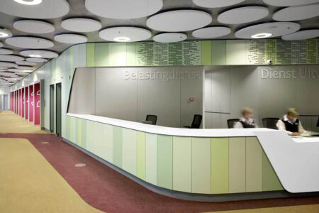 Education Executive Agency & Tax Offices. Groningen, Países Bajos. UNSTudio
