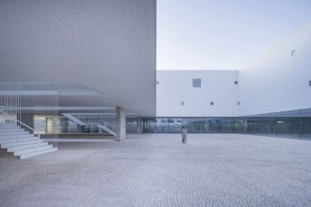 Facultad de Psicología de Málaga. LLPS Arquitectos. Seleccionado Premios ROOM: Categoría: Proyecto de Arquitectura