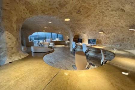 Oficina cueva. Javier Senosiain. Arquitectura orgánica