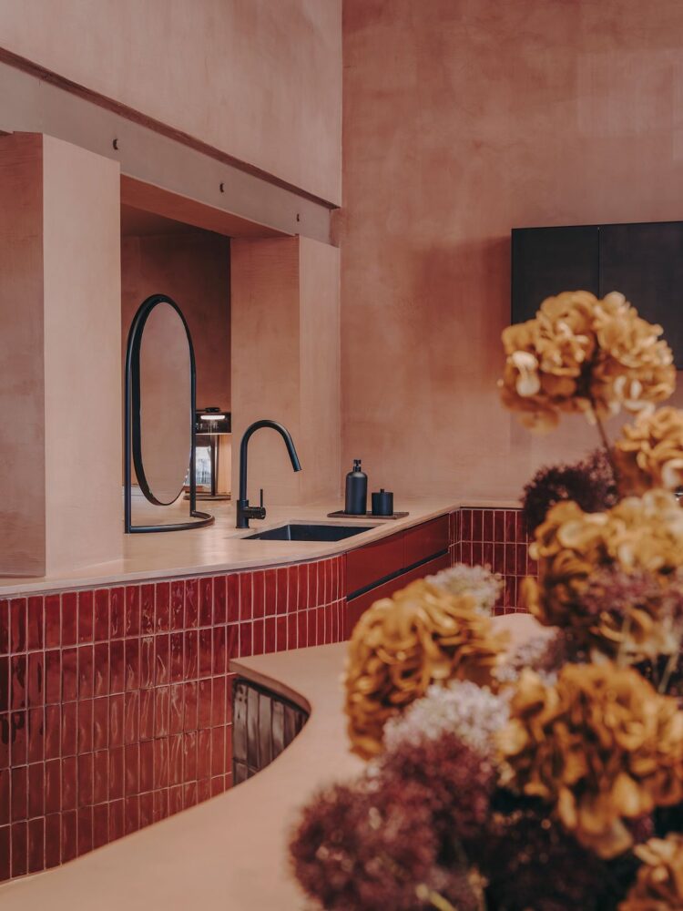 modernismo catalán, salón de belleza, CurlyLab, Miriam Barrio Studio