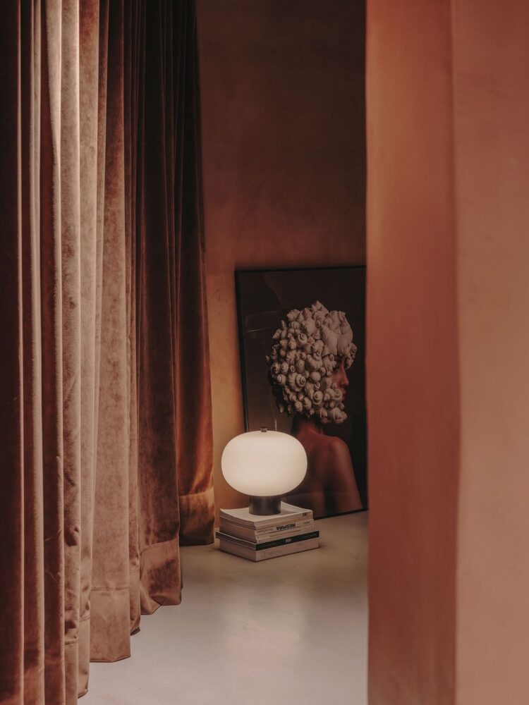 modernismo catalán, salón de belleza, CurlyLab, Miriam Barrio Studio