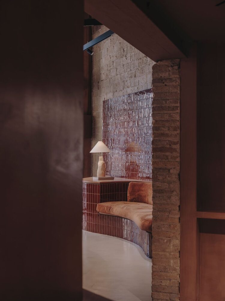 modernismo catalán, salón de belleza, CurlyLab, Miriam Barrio Studio