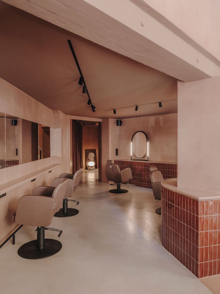 modernismo catalán, salón de belleza, CurlyLab, Miriam Barrio Studio