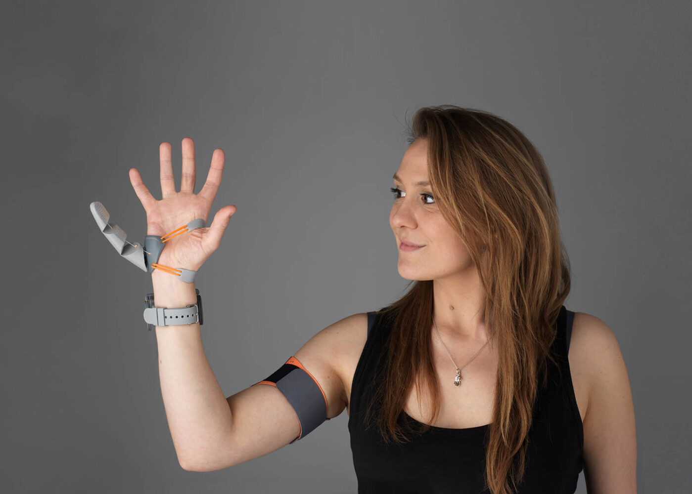 The Third Thumb. Dani Clode Design. The Plasticity Lab