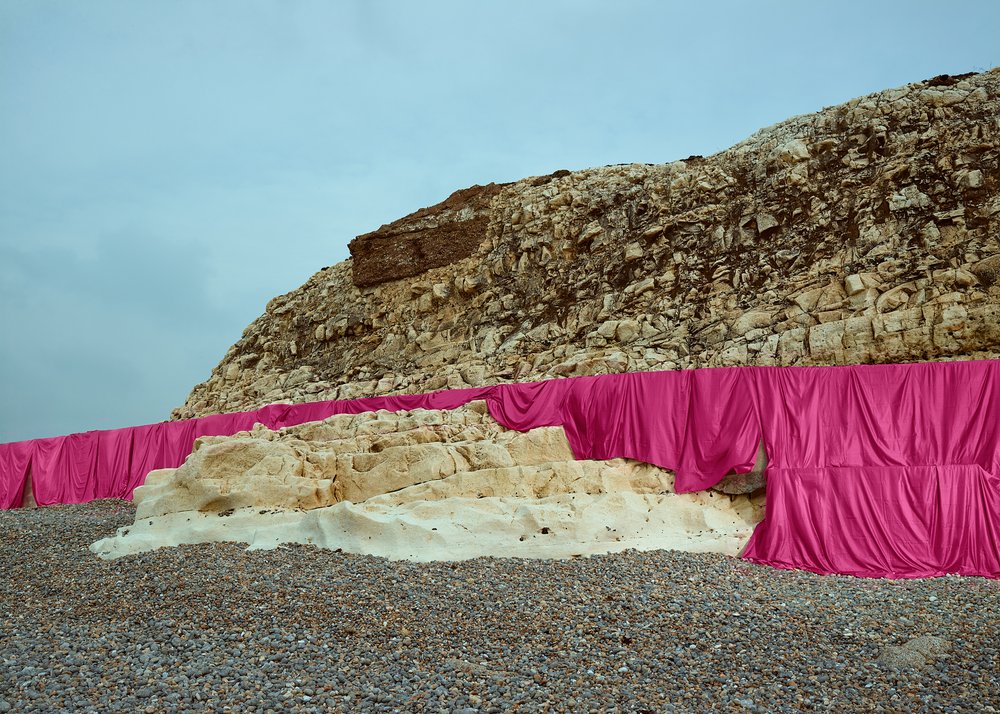 Christo y Jeanne-Claude, land art, Neal Grundy, Safe from Harm