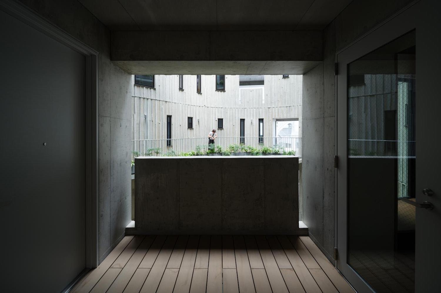 brutalismo, Tenjincho Place, apartamentos, Hiroyuki Ito Architects