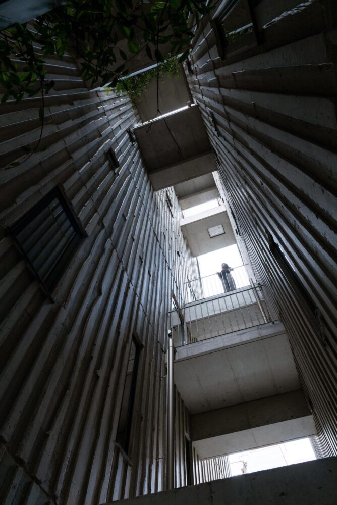brutalismo, Tenjincho Place, apartamentos, Hiroyuki Ito Architects