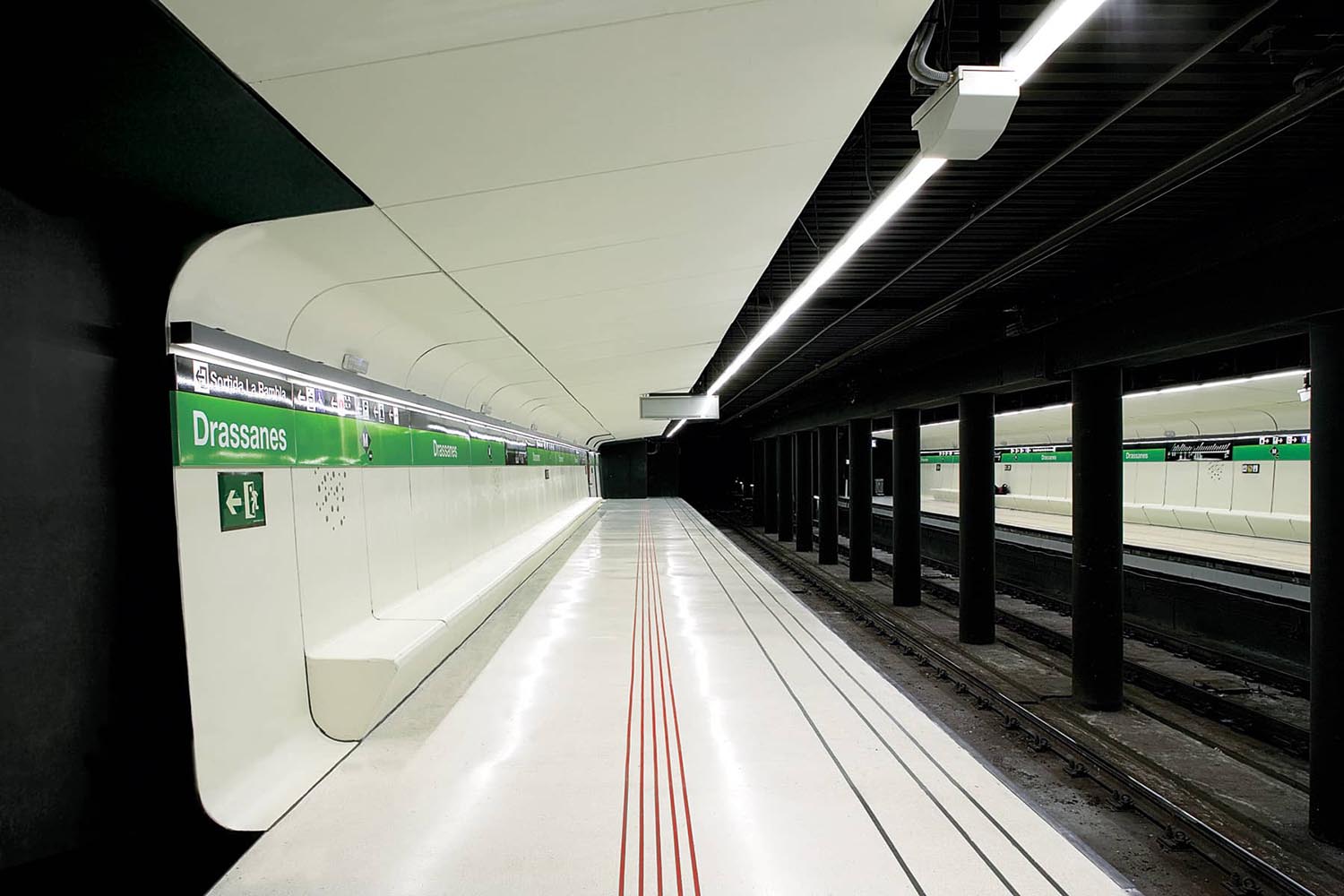 Estación de Drassanes TMB. On-A